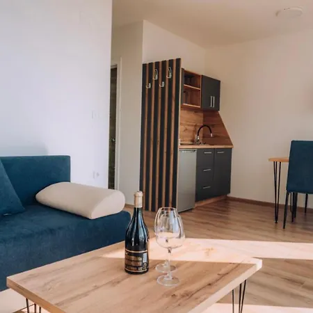Appartement Pupa , Elesec *